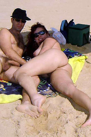 Amateur porn photos made by a hidden camera on the beach