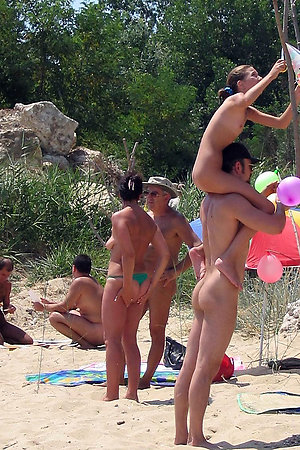 Big collection of nudist beach photos and videos