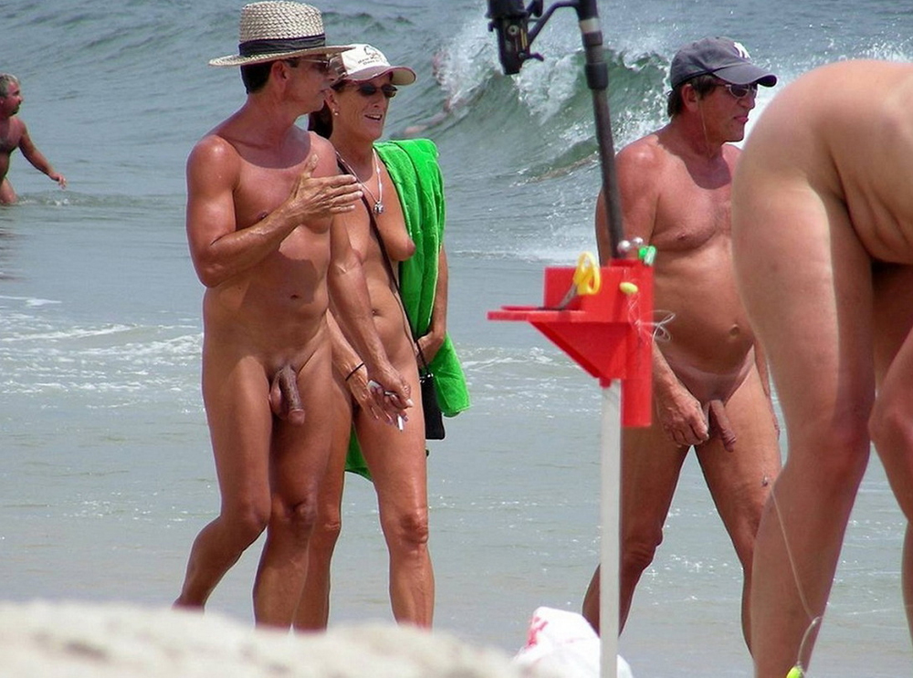 Show his penis in nude beach