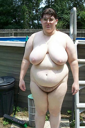 Pretty young plumpers with touchable round tits