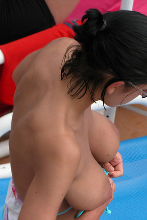 Girls topless at the Euronat