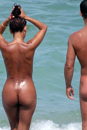 Fully nude girls on the nude beach