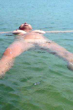 Big collection of nudist beach photos and videos