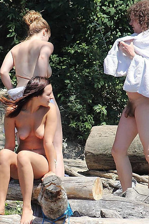 Big collection of nudist beach photos and videos